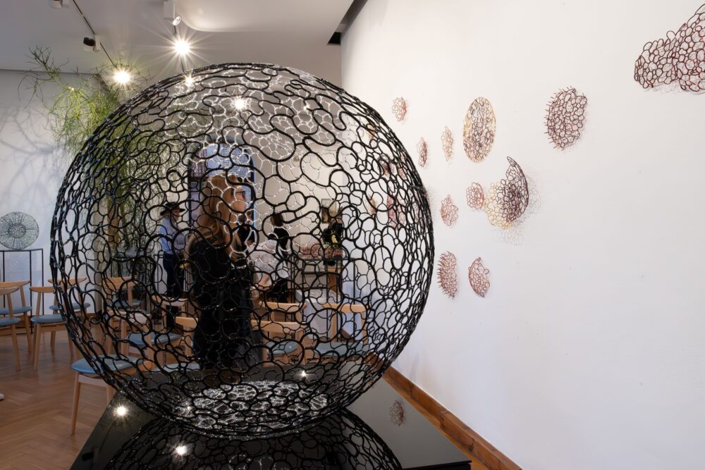 Kula (czarno-biała)